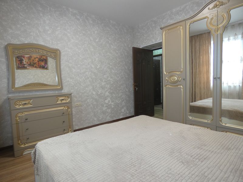 3х-комнатная кв. Рыбзаводская 88 кв. 5 в Лдзаа (Пицунда)