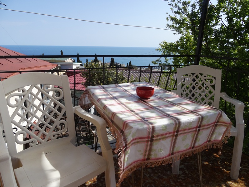 Номер на Красногвардейской в Алупке